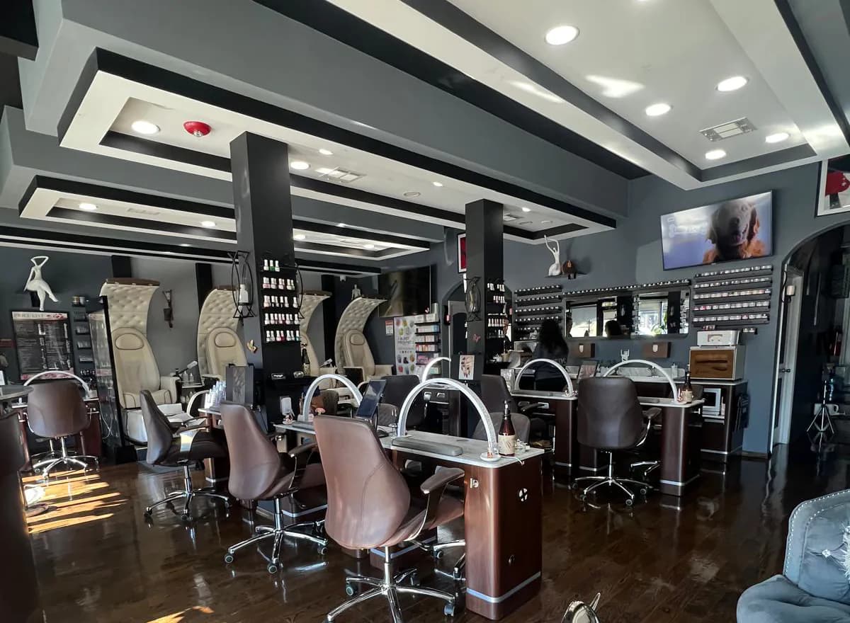 Manicure stations in afternoon light at Attraction Nails Salon, Roselle Park NJ